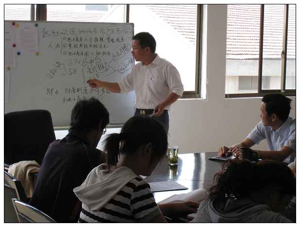 王老（lǎo）師為集裝箱活動房公司上課