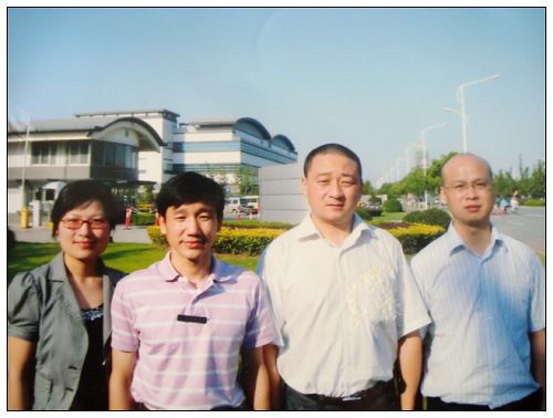 鋼結構公司（sī）人員與招商引資相關人員合影