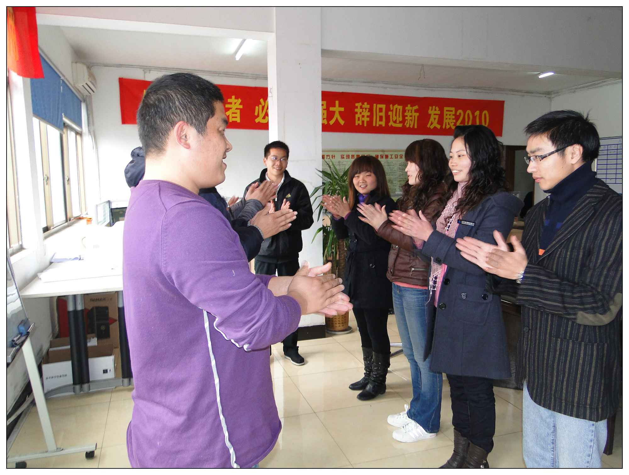 活動房公司網絡營銷效果好（hǎo） 談判人員忙（máng）不停