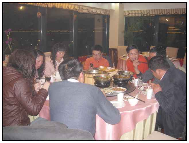 彩鋼板公（gōng）司齊聚柴火酒（jiǔ）樓共慶元（yuán）宵佳節