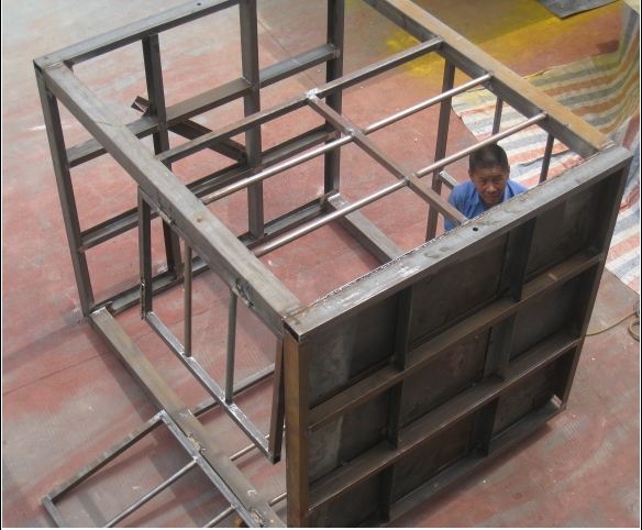 鋼結構公司加工升降鋼平台的場