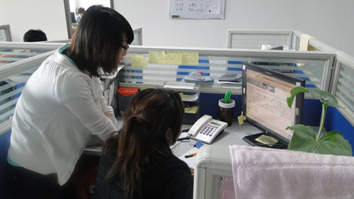 活動房公司（sī）孫海霞及劉（liú）延軍去中勝的場景：