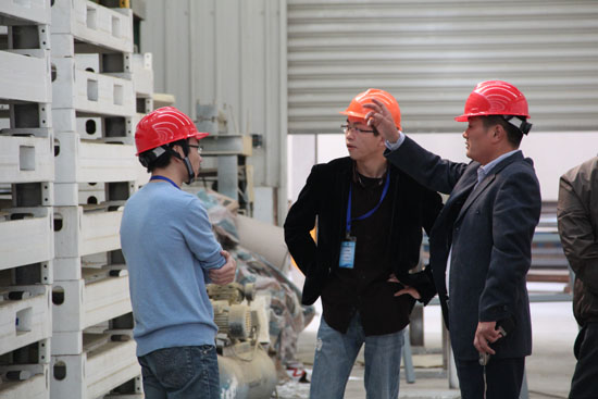 百（bǎi）事可樂前來我司（sī）參觀洽談