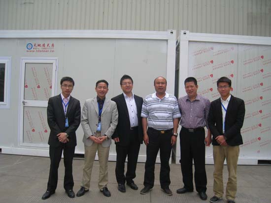 日本金葉先生來我司（sī）參觀考察集裝（zhuāng）箱房屋