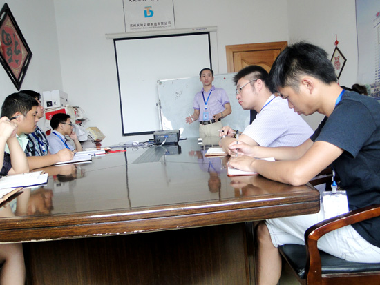 普通職員品德迎（yíng）來客戶讚譽