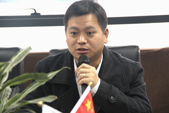 集裝箱房（fáng）公司的（de）孫總監分享自己的看法與意見