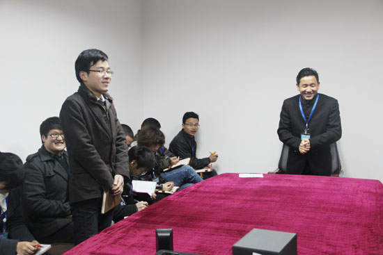 又添新（xīn）人 自我介紹