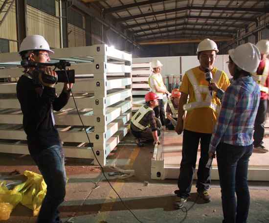 采訪（fǎng）生產部王總監（jiān）