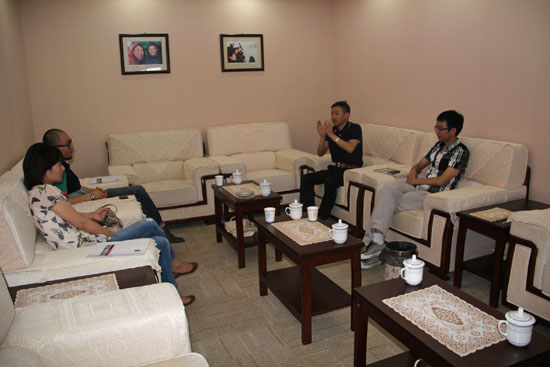 俞總向大家介紹草莓视频IOS下载彩鋼營銷模式