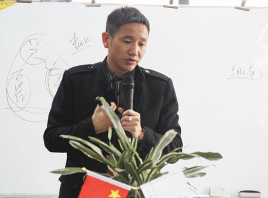 集裝箱房屋（wū）公司的俞總強（qiáng）調各部門領導要提高責任意（yì）識