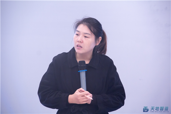 集（jí）裝箱換電站